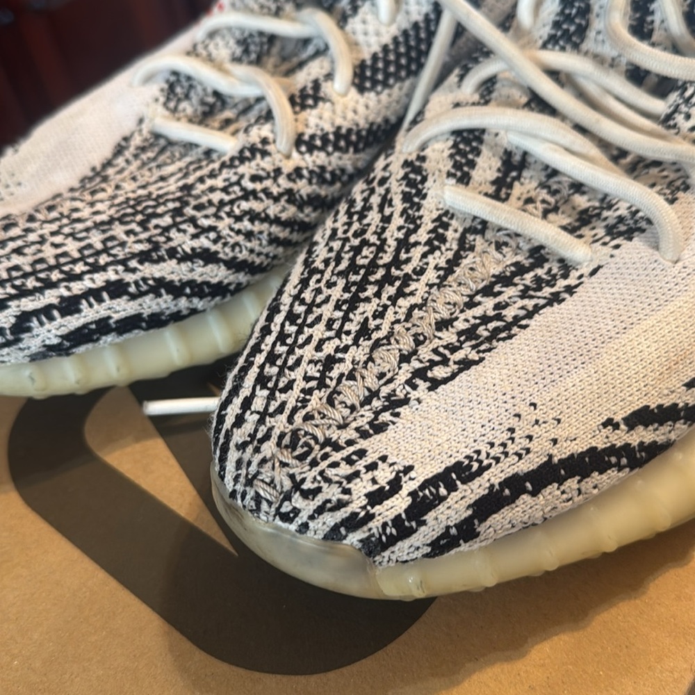 Adidas Yeezy Boost 350 V2 Zebra CP9654 Men's Size 12 - Picture 7 of 7